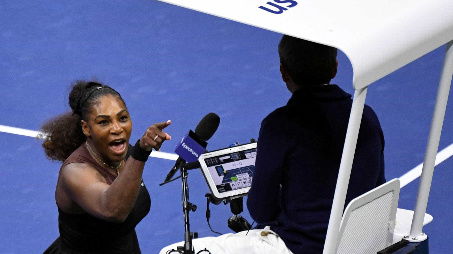 WTA defende Serena após confusão em final e pede mudança em regra
