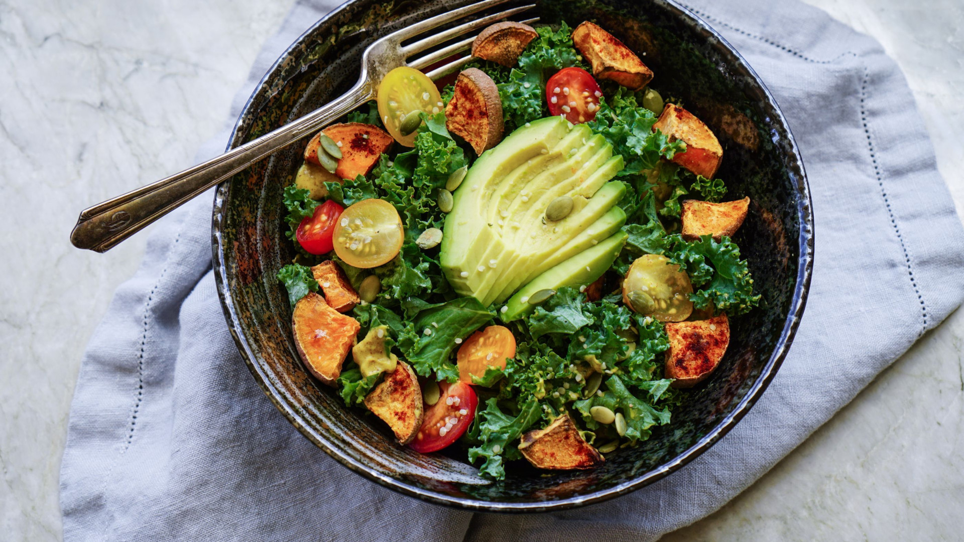 5 molhos saudáveis para temperar saladas