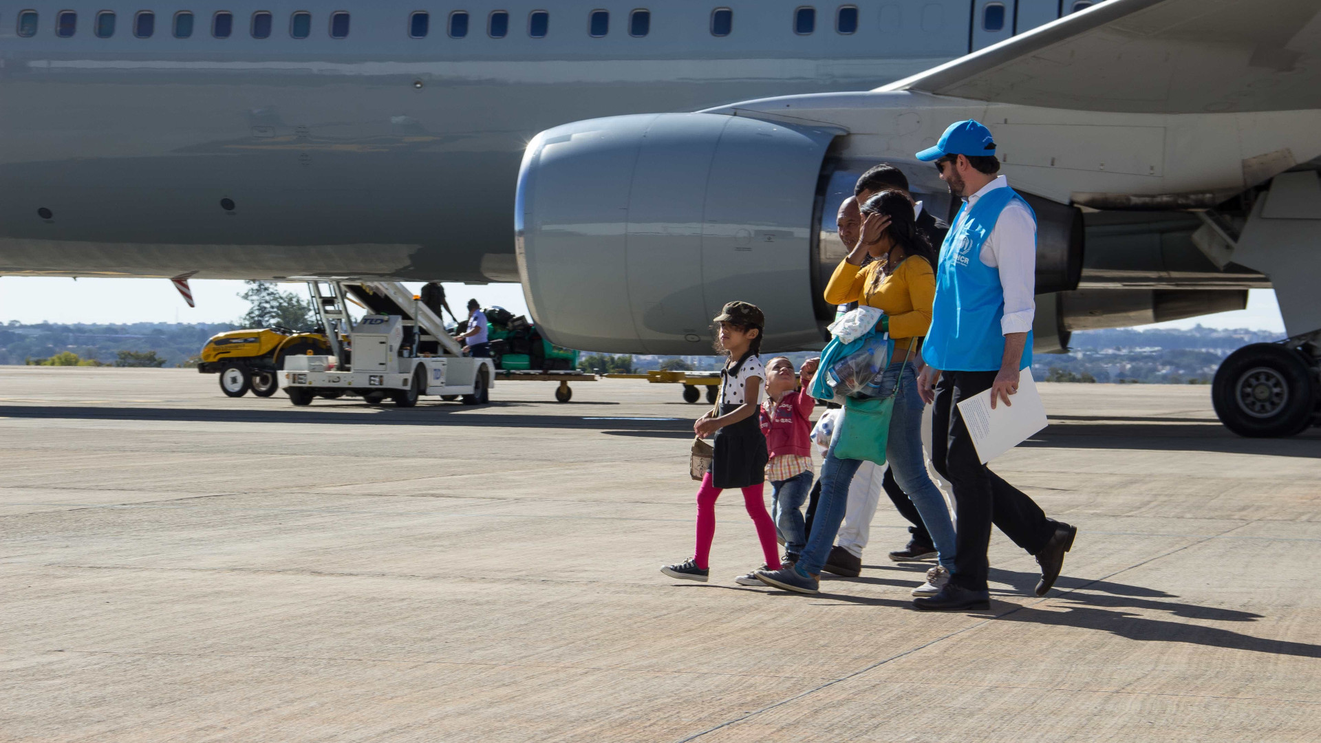 Mais de 200 venezuelanos são transferidos de Roraima para o Sul