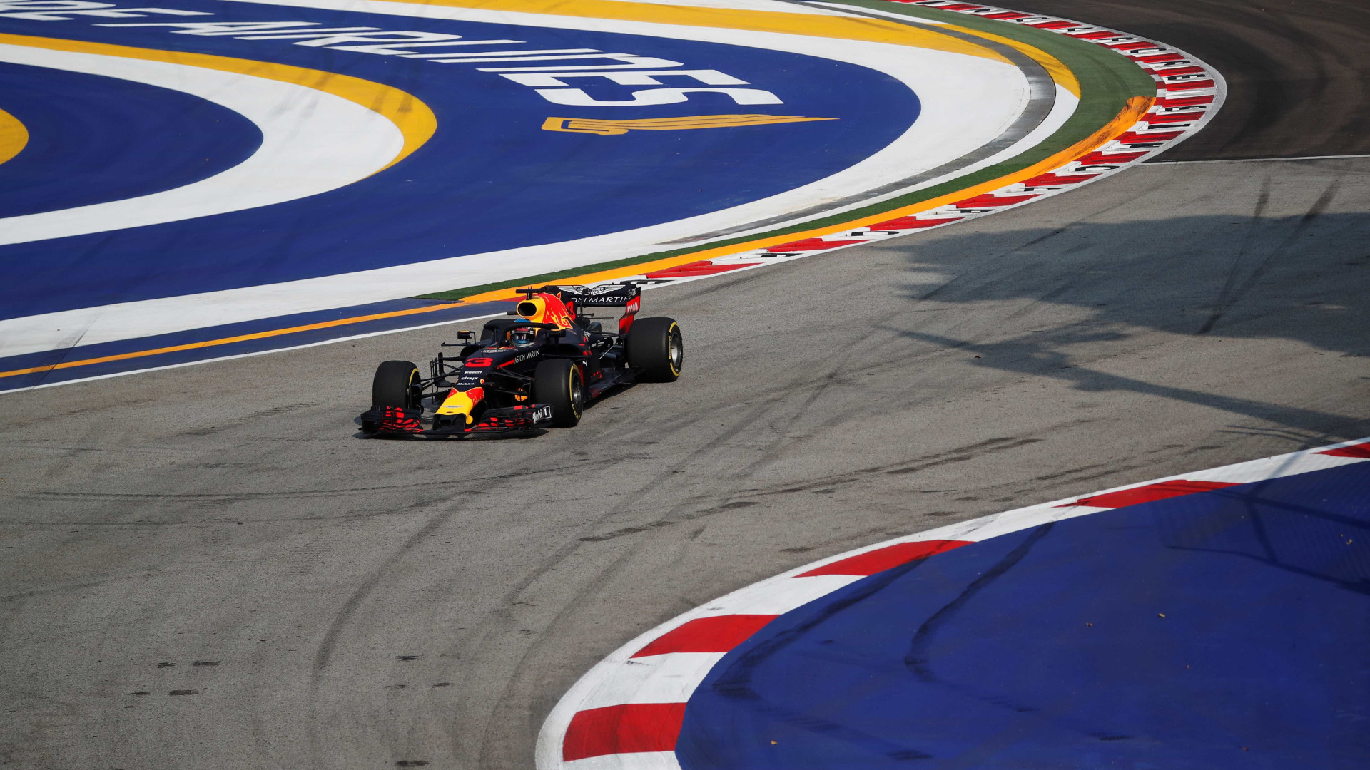 Red Bull domina e Ricciardo lidera 1º treino livre do GP de Cingapura