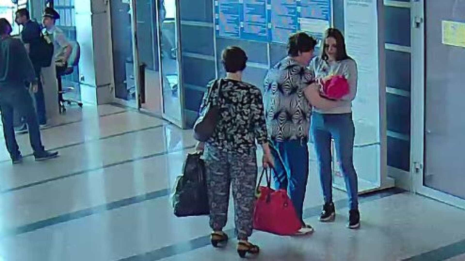 Em vídeo, mãe vende filha recém-nascida a desconhecida