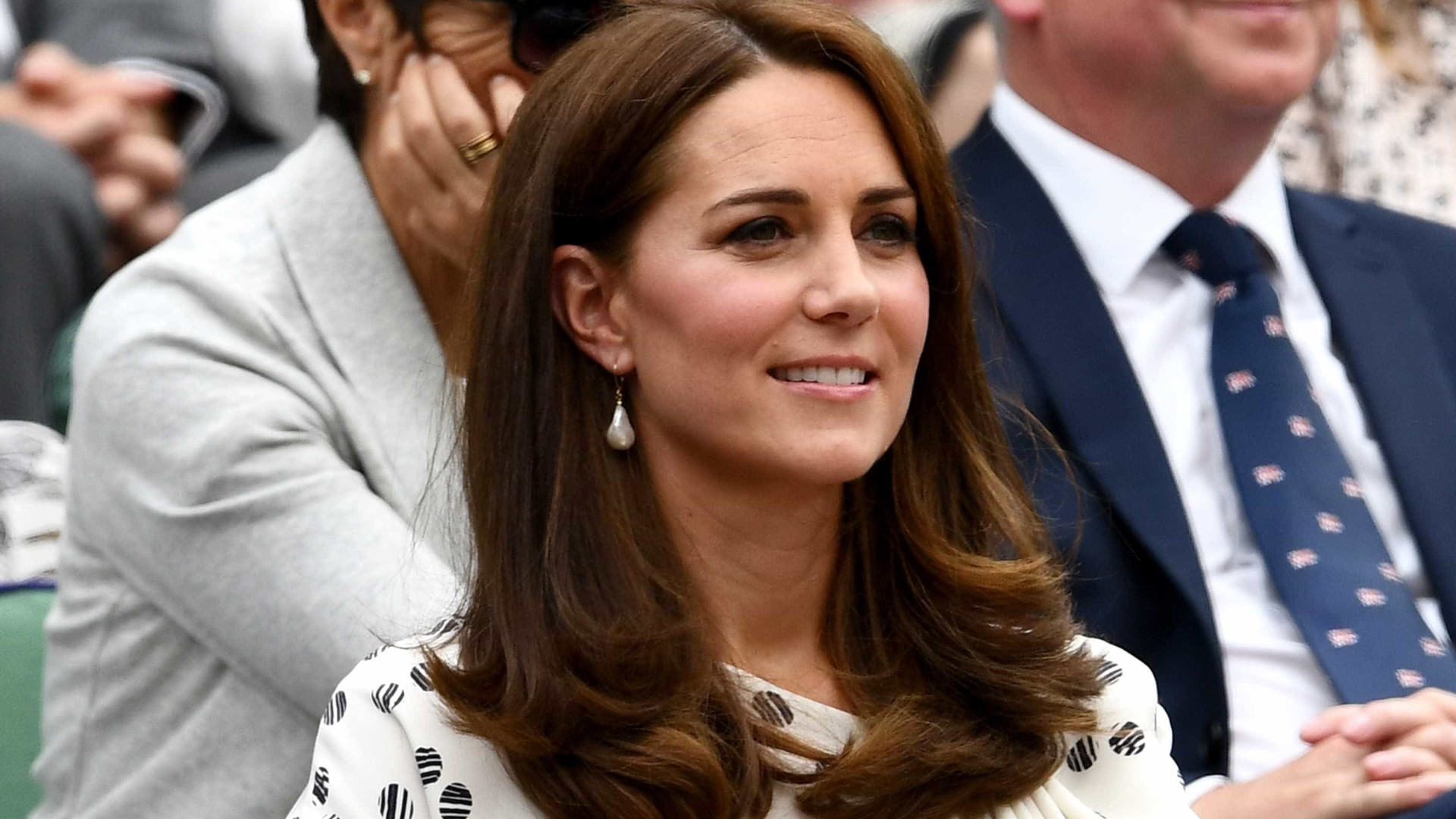 Revista pagará multa por publicar fotos de topless de Kate Middleton