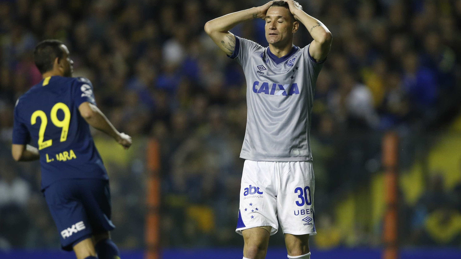 Com Dedé expulso pelo VAR, Cruzeiro perde do Boca Juniors
