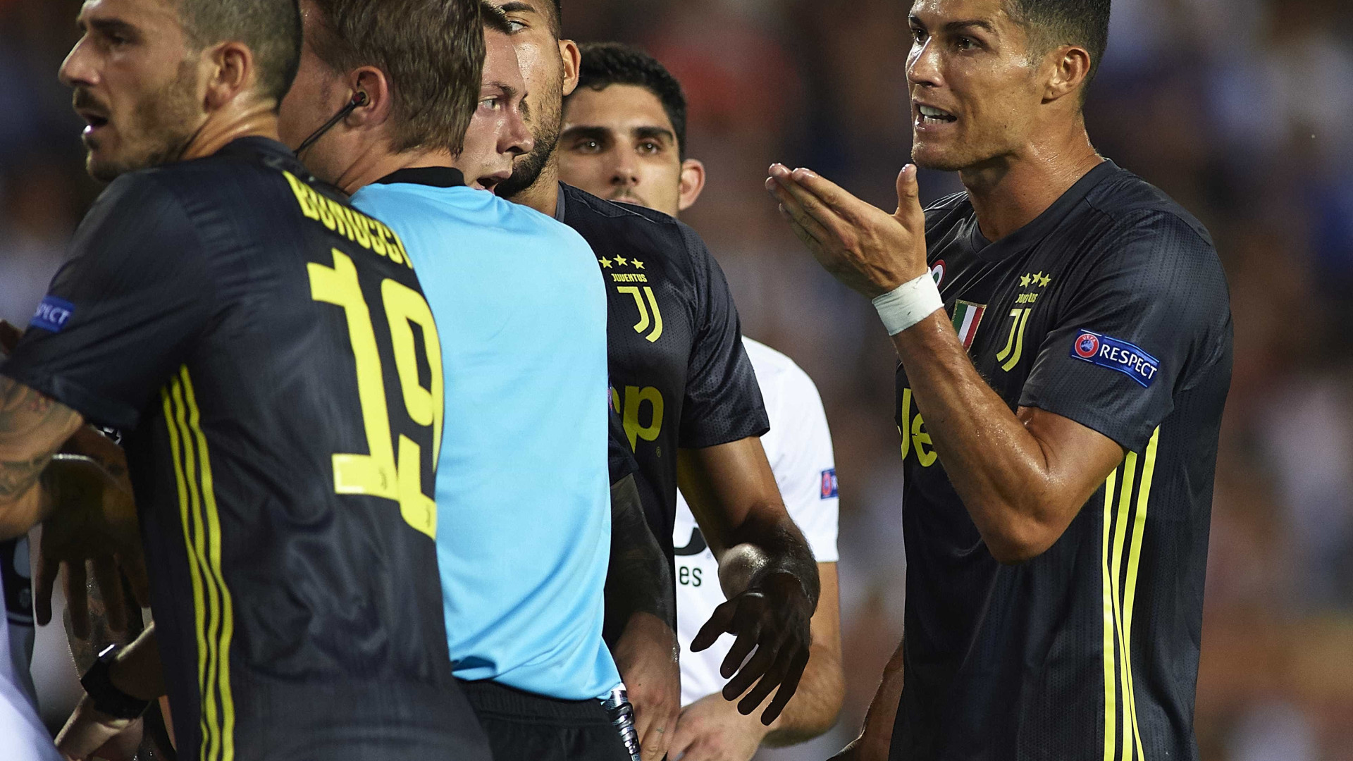 Cartão vermelho de Cristiano Ronaldo será julgado pela Uefa no dia 27