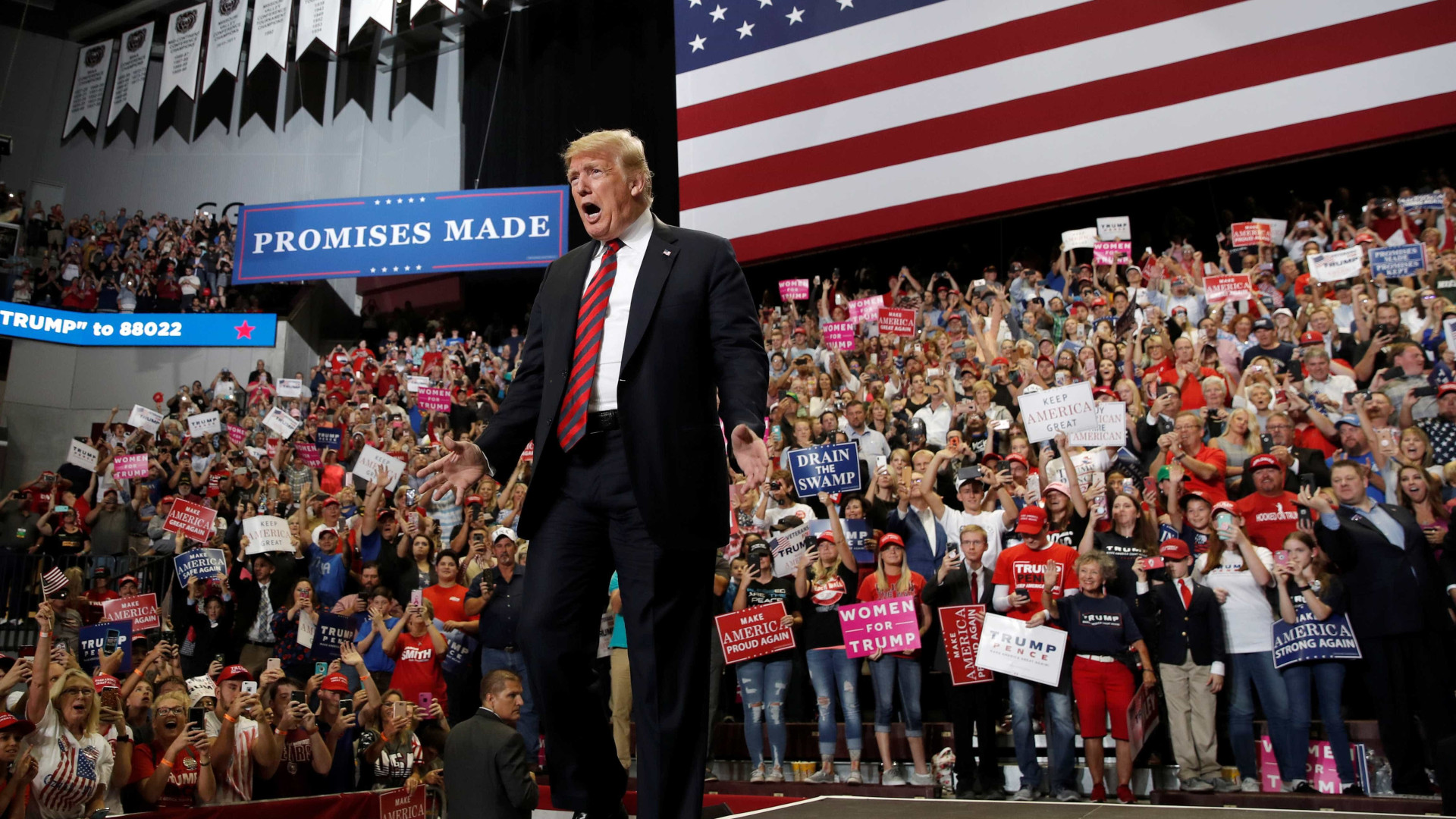 Comício trumpista em Las Vegas tem malhação da imprensa e euforia