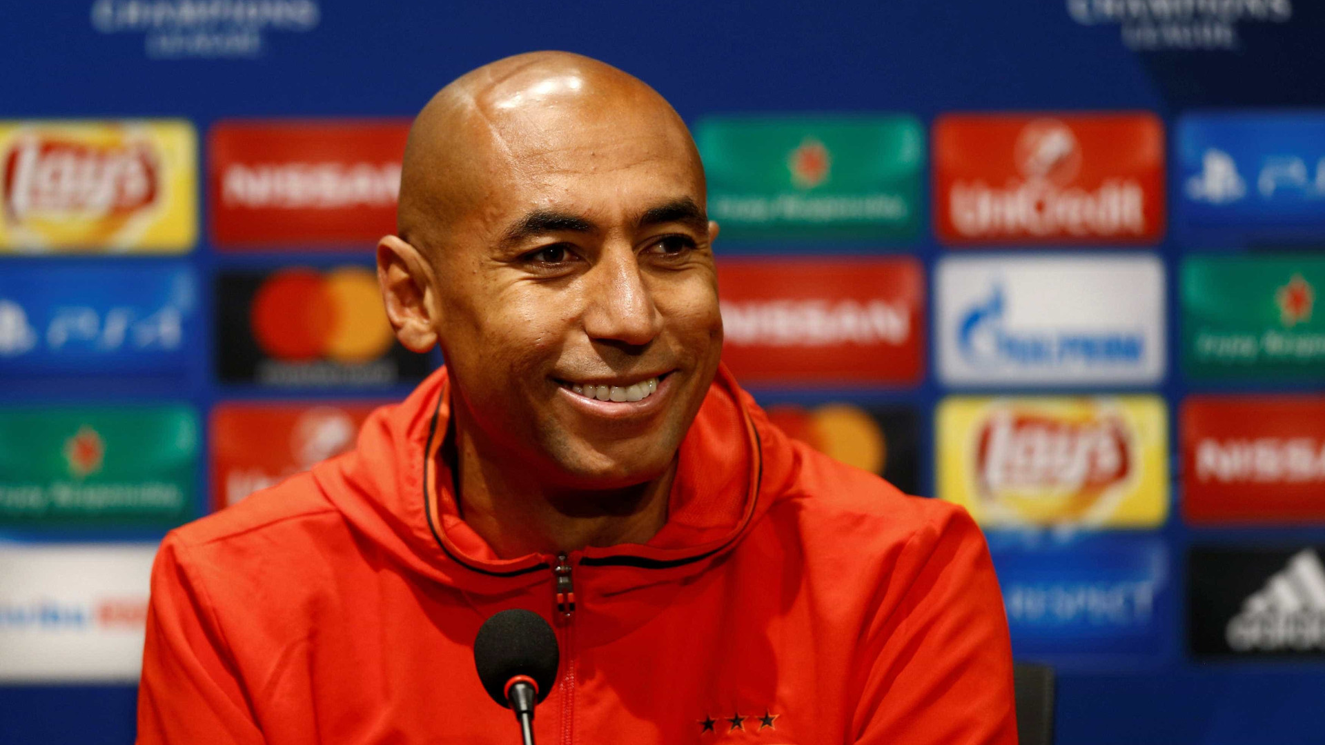 Luisão encerra carreira como jogador e diz: 'Obrigado, Benfica'