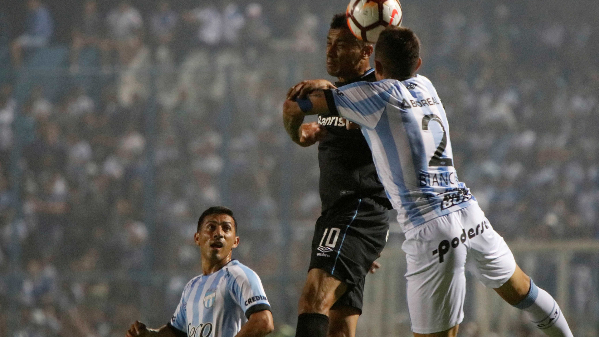 Grêmio recebe Tucumán por vaga na semifinal da Libertadores