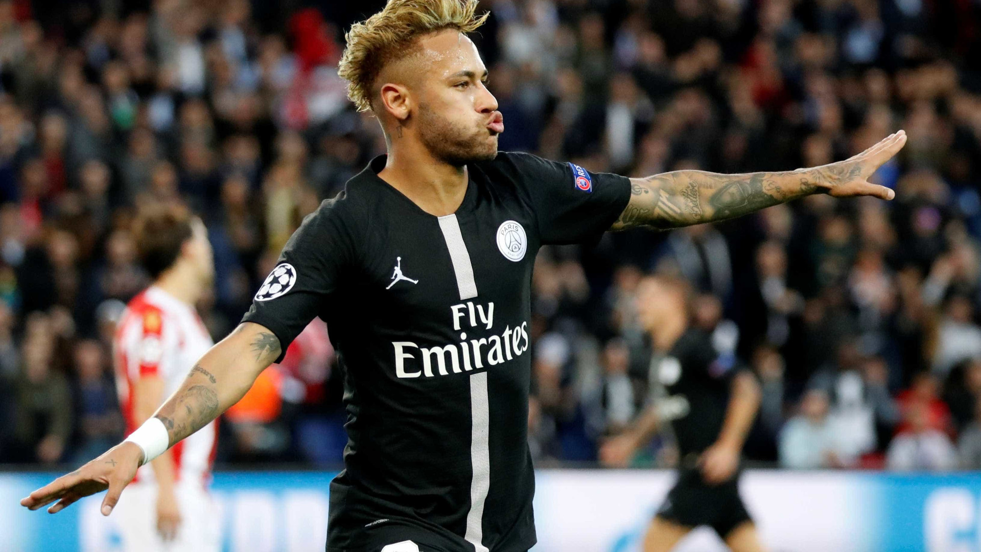 Neymar diz ser 'fake news' rumor sobre volta ao Barcelona
