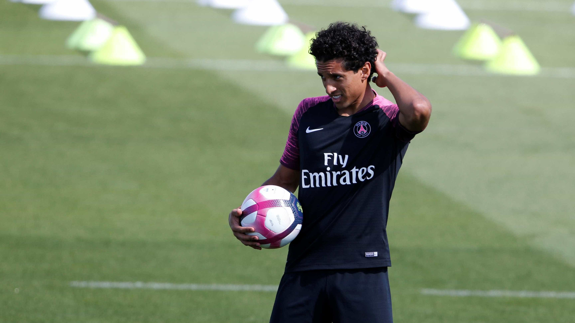 Marquinhos nega mudança de posição e revela conselhos a Neymar