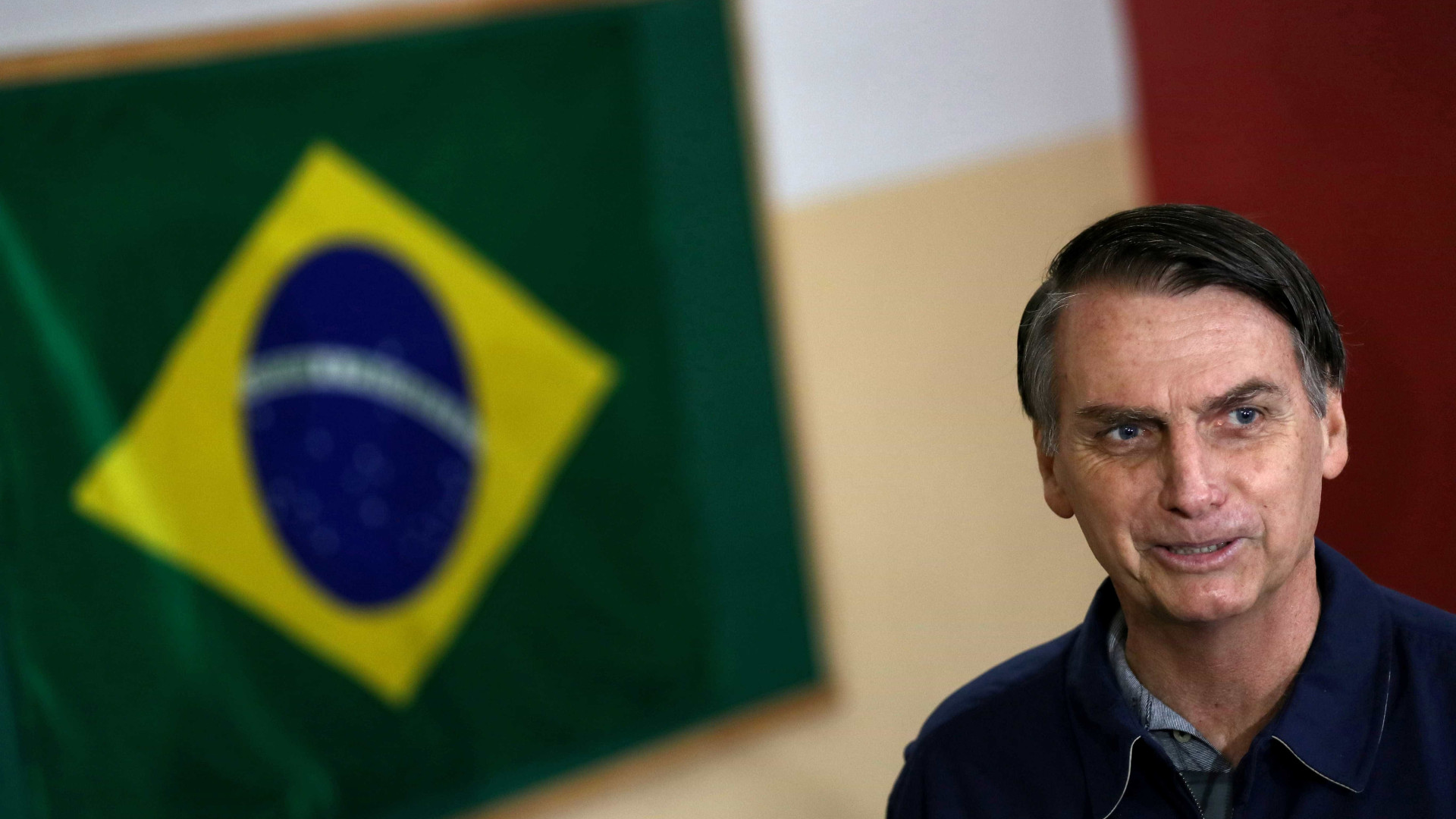 Após queda nas pesquisas, campanha de Bolsonaro muda estratégia