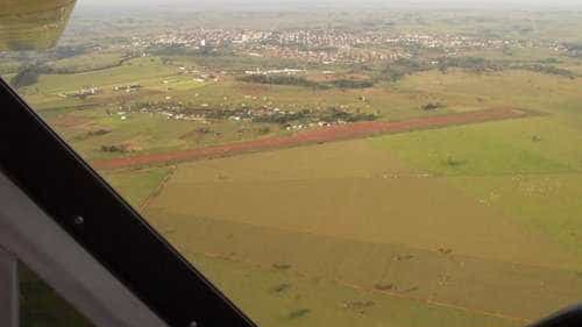 Juiz manda fechar aeroporto por 20 dias após suspeita de ação do PCC