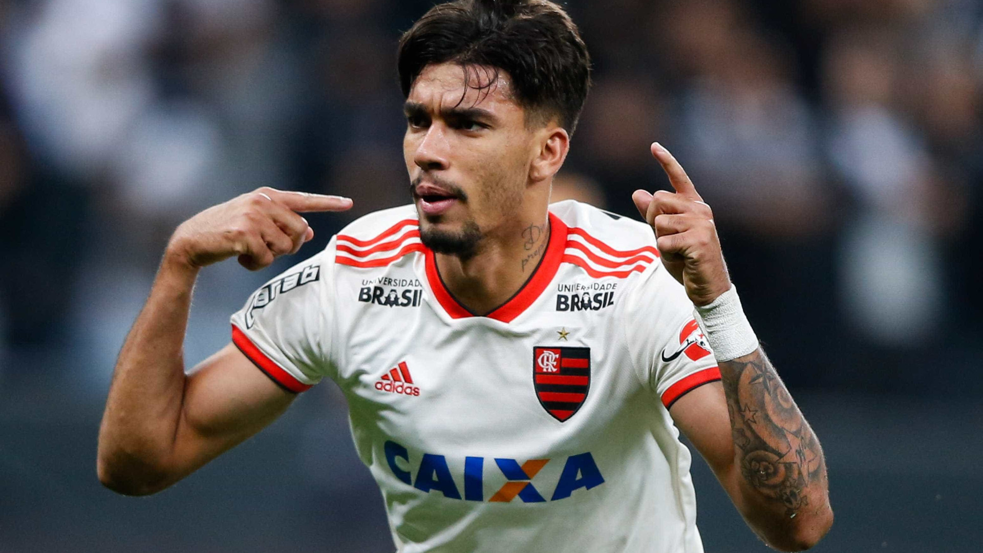 Flamengo goleia o ParanÃ¡ e assume a vice-lideranÃ§a do BrasileirÃ£o