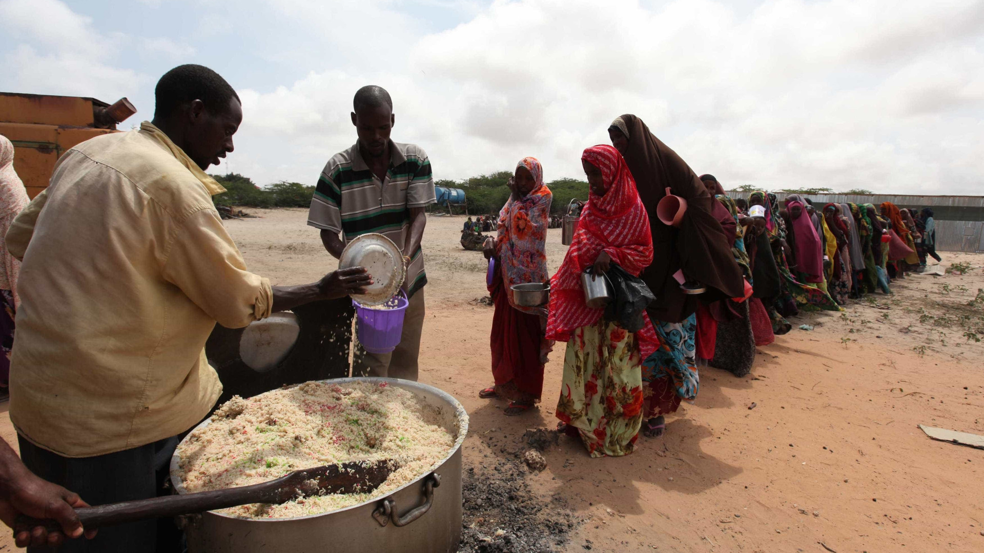 Cerca de 821 milhões de pessoas passam fome no mundo