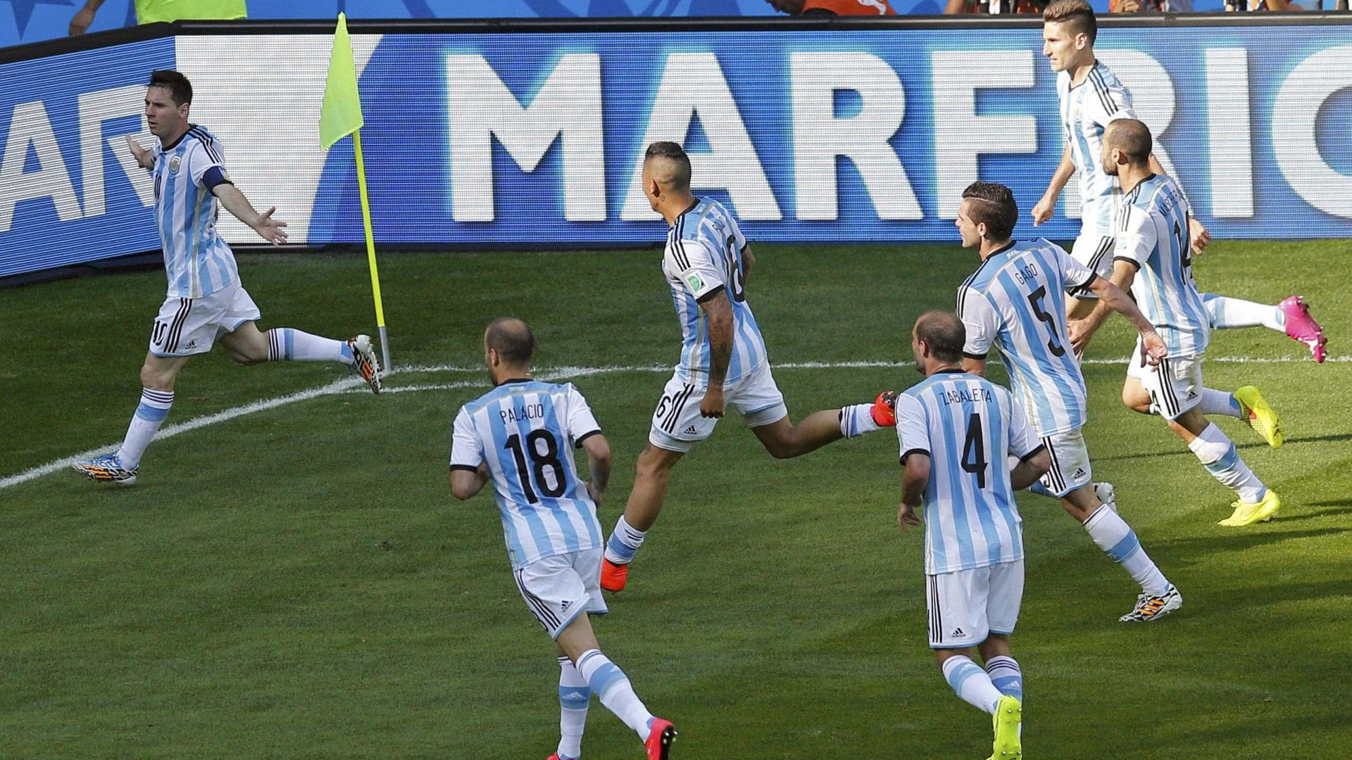 Com interino, Argentina tenta recomeçar contra o Brasil
