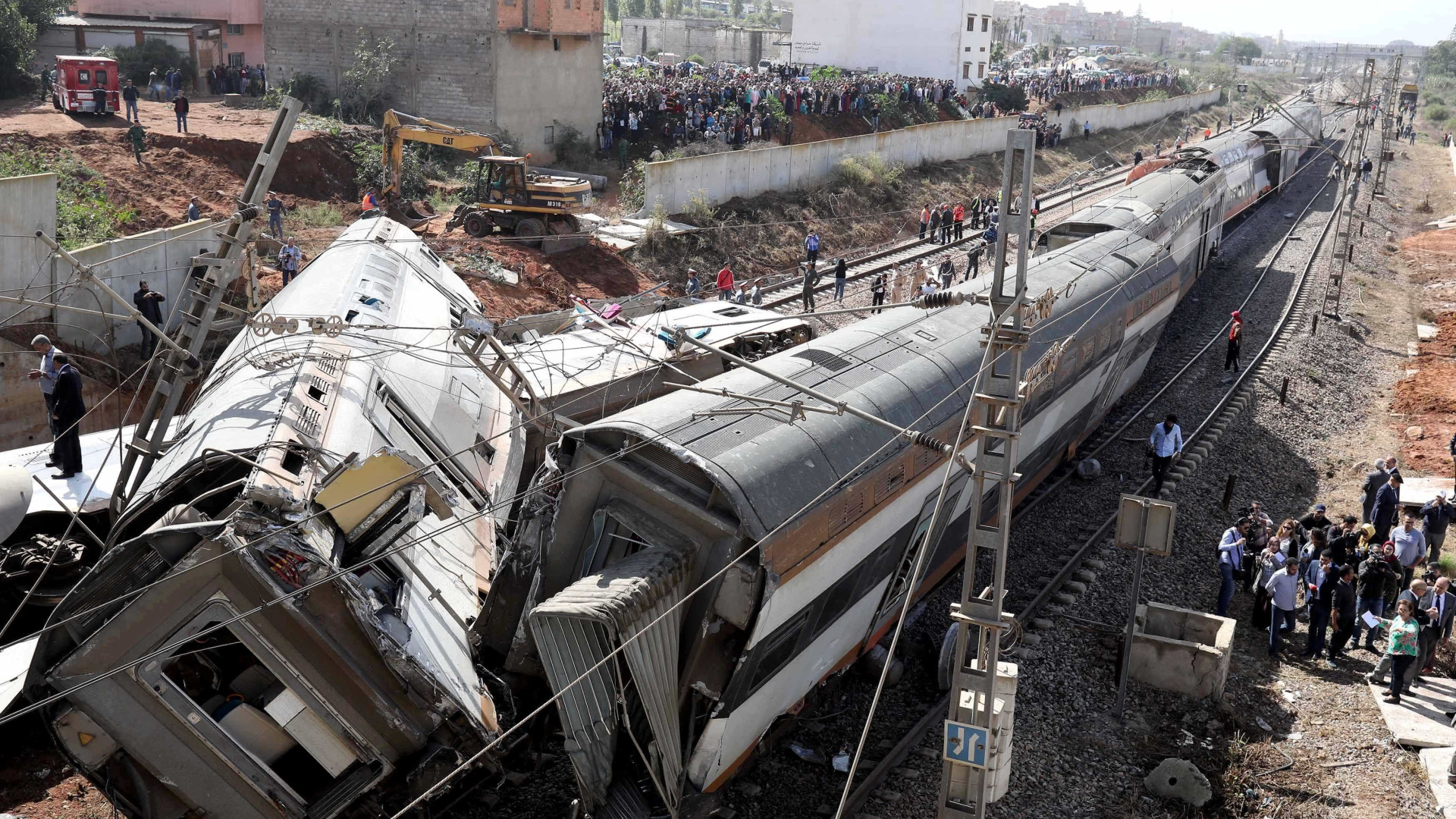 Descarrilamento de trem deixa 6 mortos e 80 feridos no Marrocos
