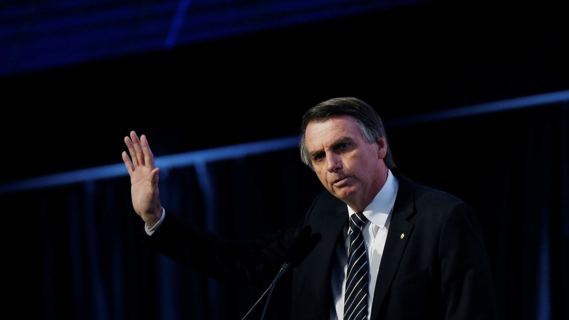 Bolsonaro usa ameaça de volta do PT para tentar apoio no Congresso