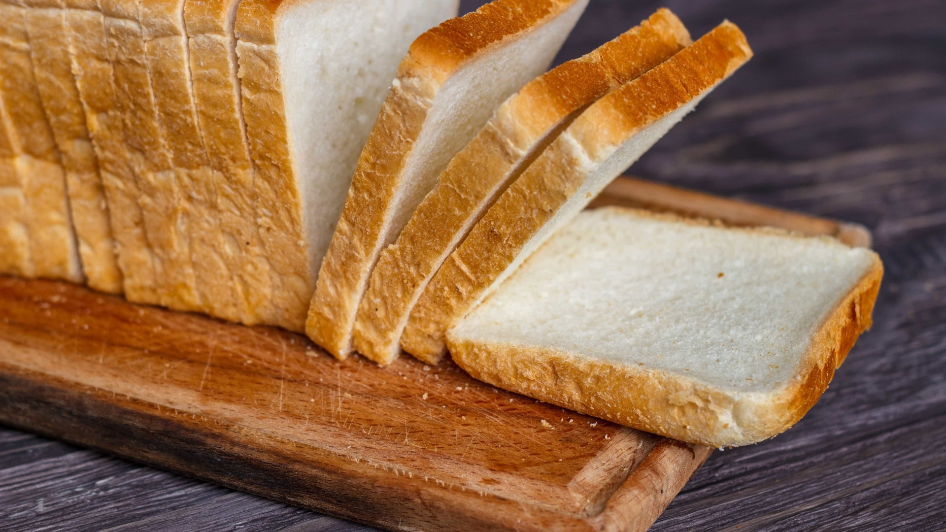 Aprenda a fazer pão de forma tradicional, mais barato e saudável