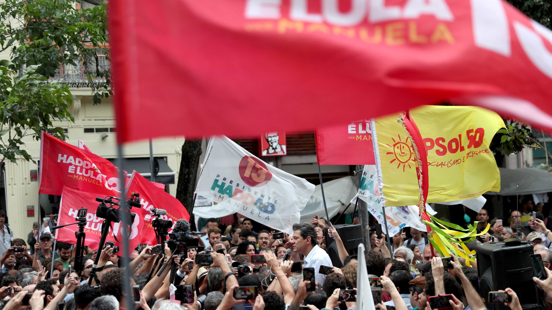 Simpatizantes de Bolsonaro e Haddad organizam atos em todo paÃ­s