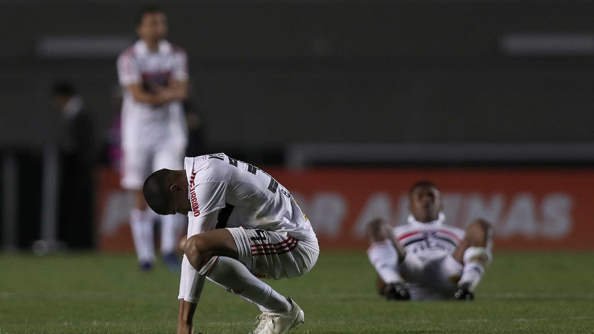Jogadores do São Paulo reconhecem que têm decepcionado o torcedor