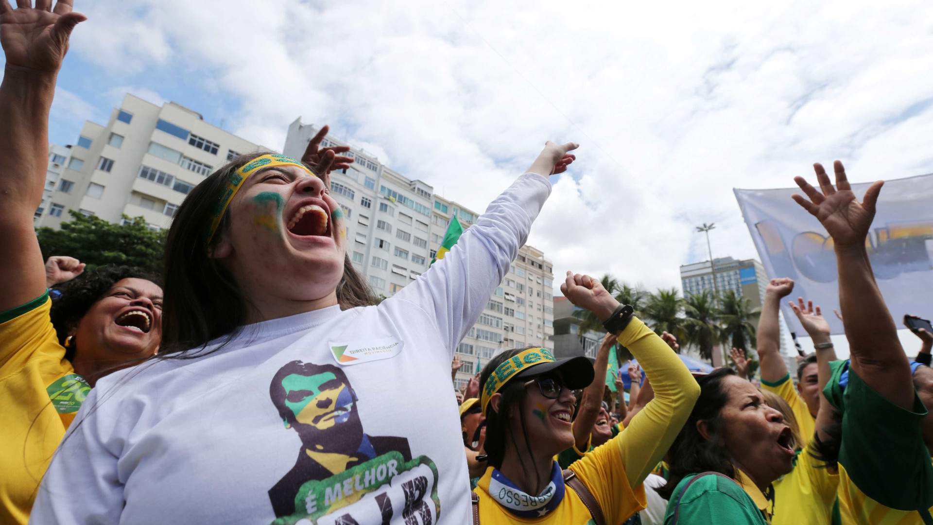 Atos pró-Bolsonaro levam apoiadores a diversas cidades do país