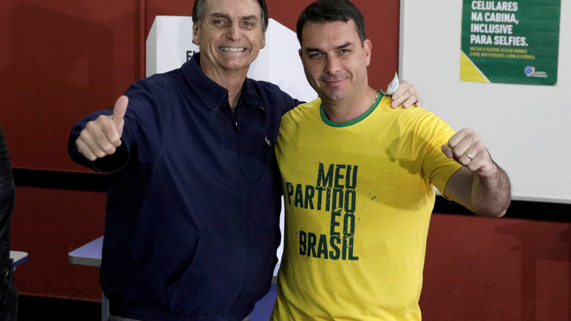 Ex-assessor de Bolsonaro que movimentou milhões mora em casa simples