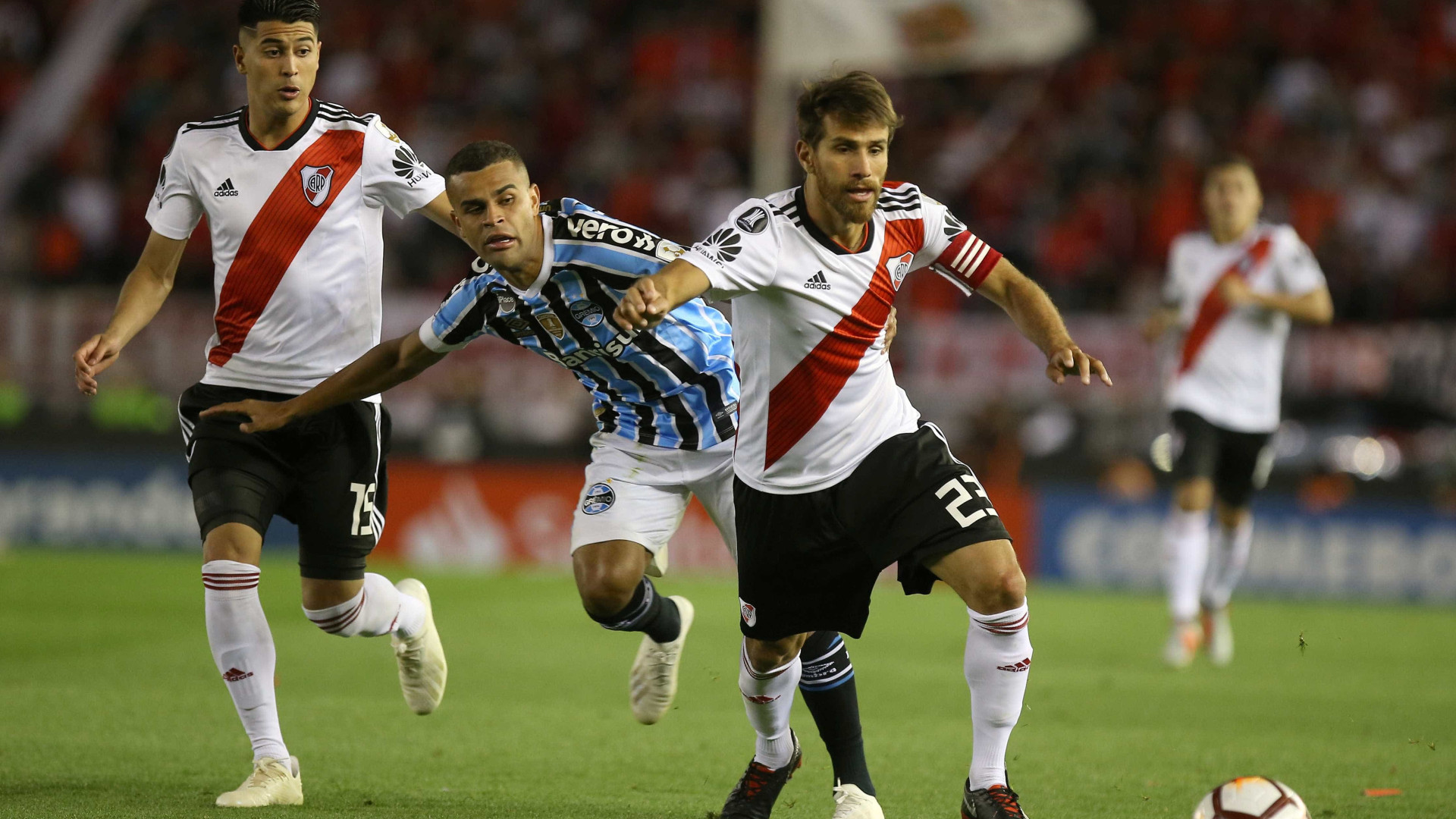 Grêmio enfrenta River Plate em jogo de volta pela Libertadores