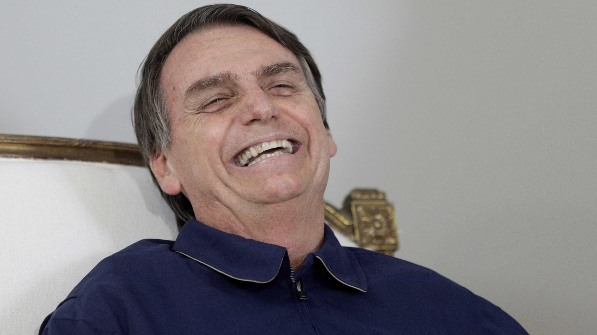 Bolsonaro diz que aprovar idade mÃ­nima de servidor Ã© 'grande passo'