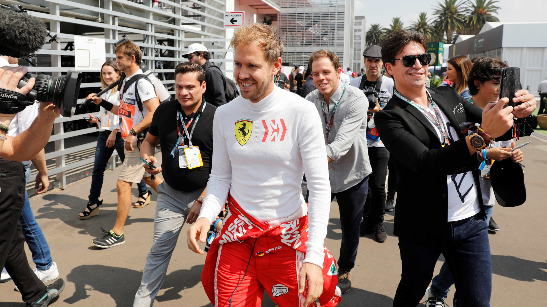 Pressionado na Ferrari, Vettel está trilhando mesmo caminho de Alonso