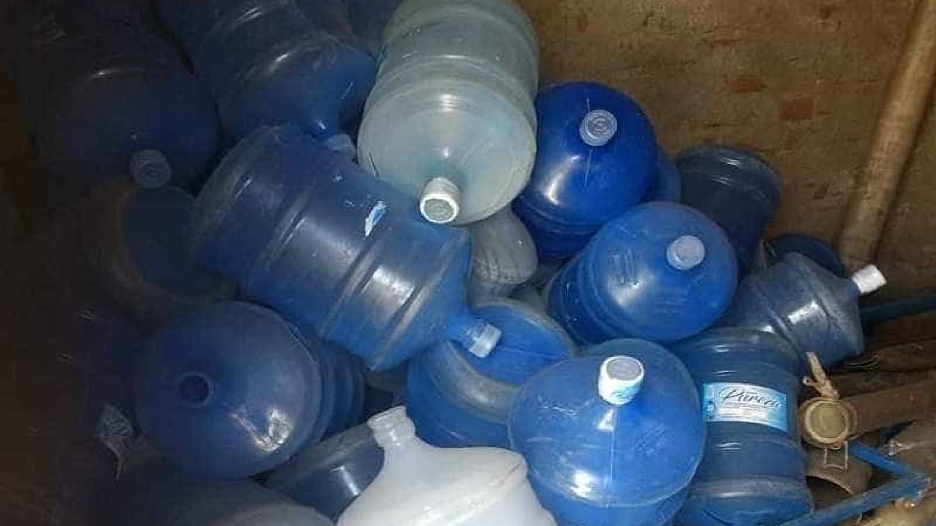 Operação fecha sete fábricas de 'água mineral' na Paraíba