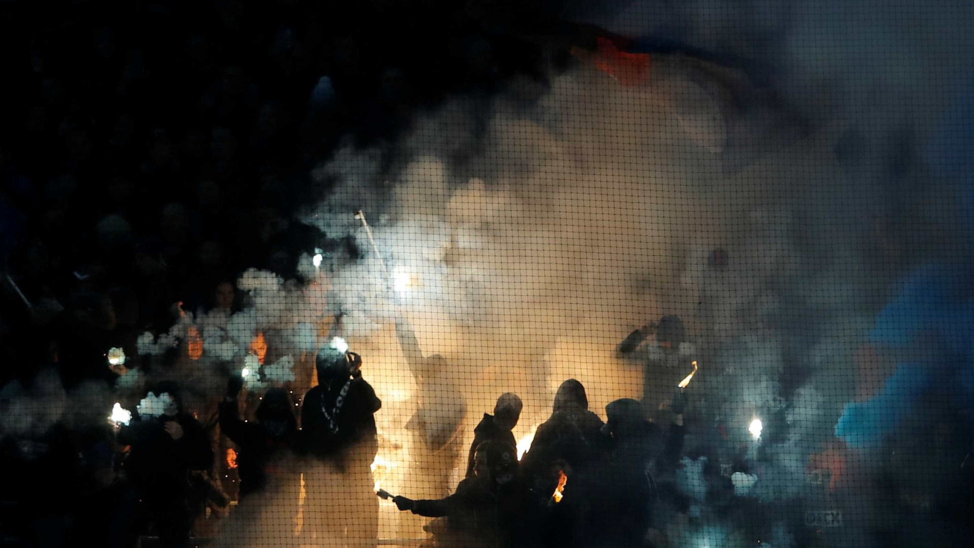 Briga entre torcedores da Roma e CSKA deixa 3 feridos