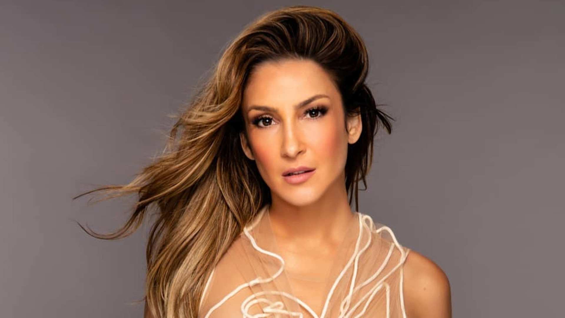 Famosas manifestam apoio a Claudia Leitte após assédio de Silvio Santos