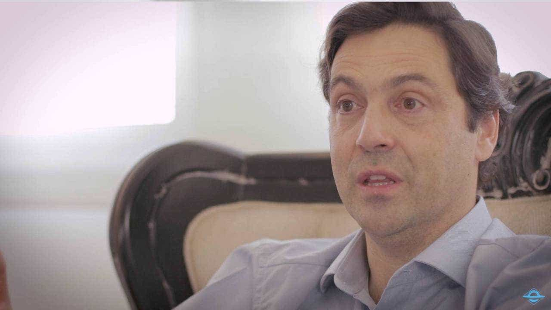 DEM é esquerda, ensina príncipe em aula para colegas do PSL