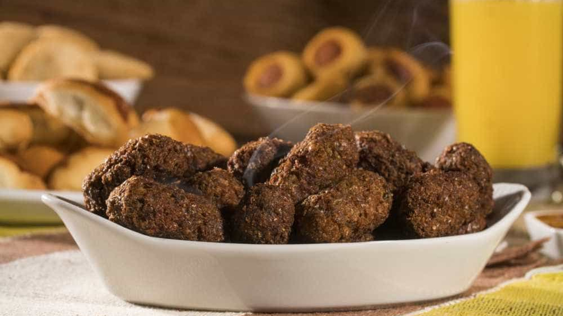 Petisco prático e saudável: bolinho assado de carne com aveia