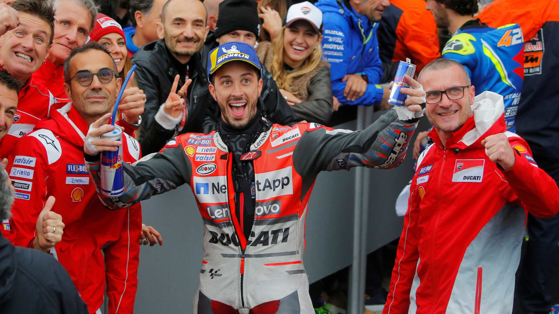 Dovizioso vence última etapa da MotoGP em prova atrapalhada por chuva