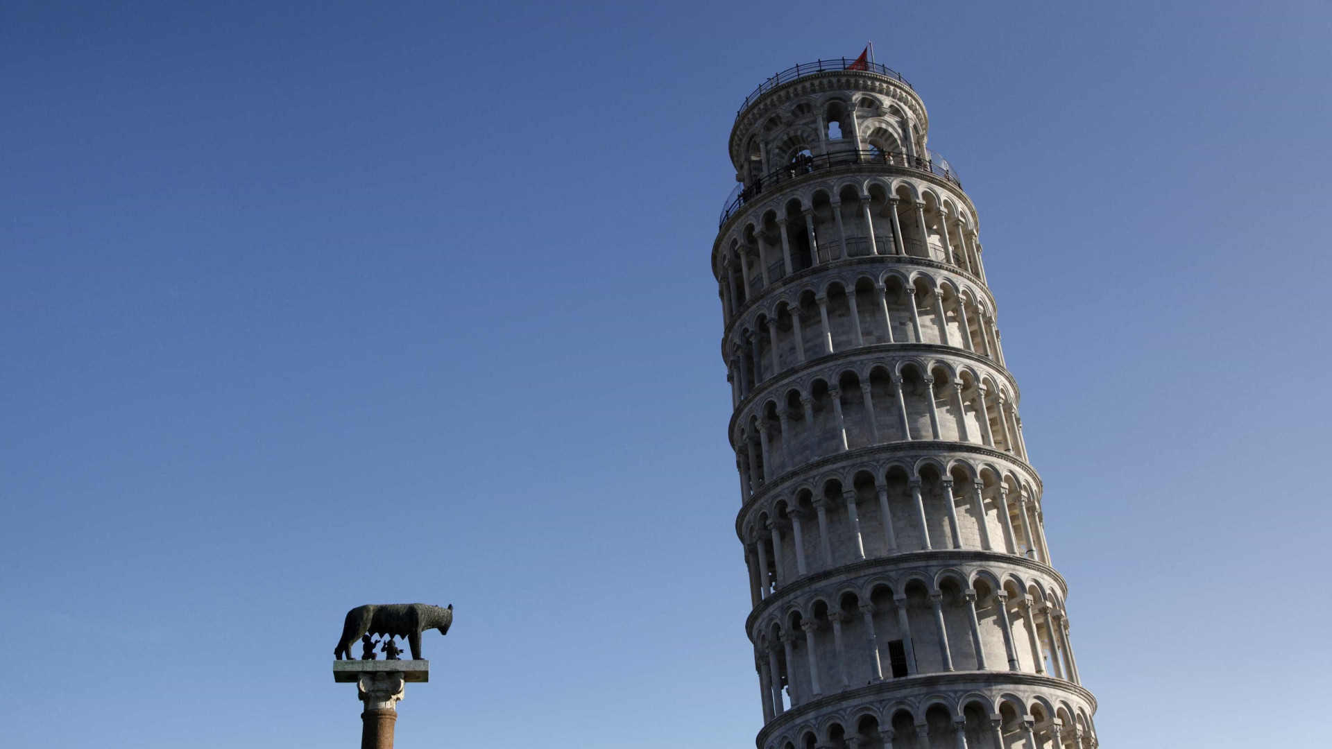 Torre de Pisa reduz 4 cm de inclinação em 20 anos