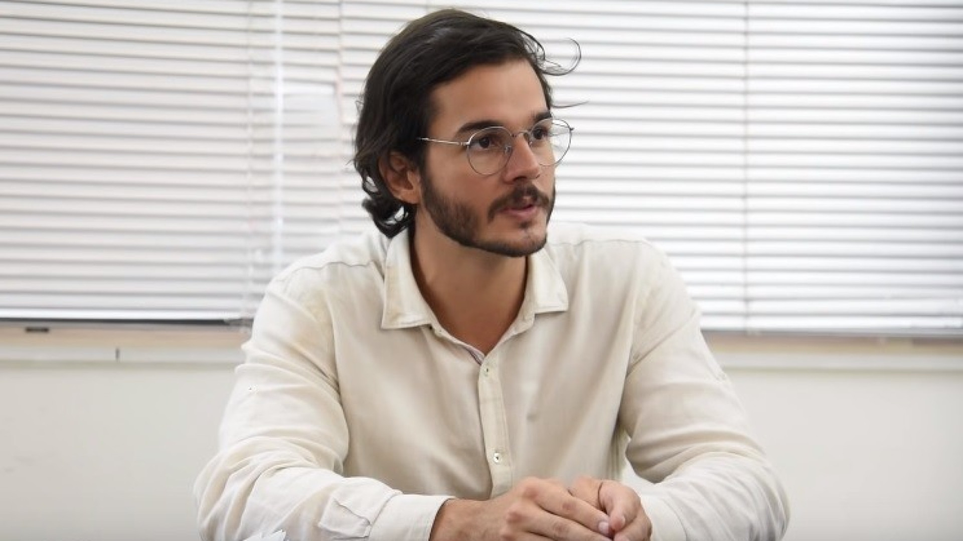 Túlio Gadêlha rebate crÃticas de Gregório Duvivier e Maria Gadú