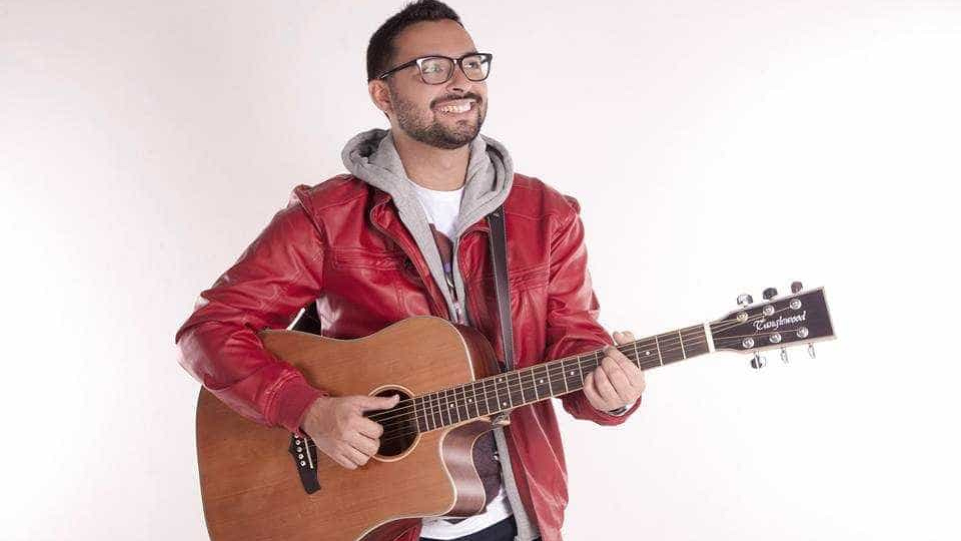 O cantor e compositor gaúcho que transforma música em 'produto'