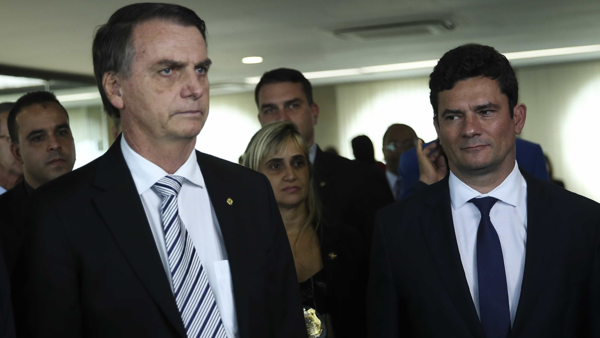Moro defende apuraÃ§Ã£o sobre ex-assessor do filho de Bolsonaro