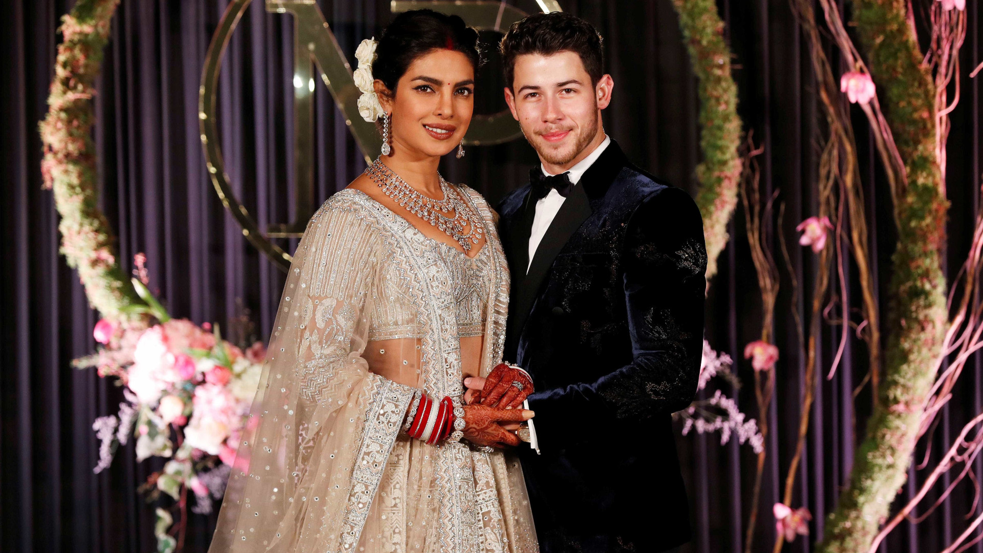 Priyanka Chopra revela mais dois vestidos do casamento com Nick Jonas