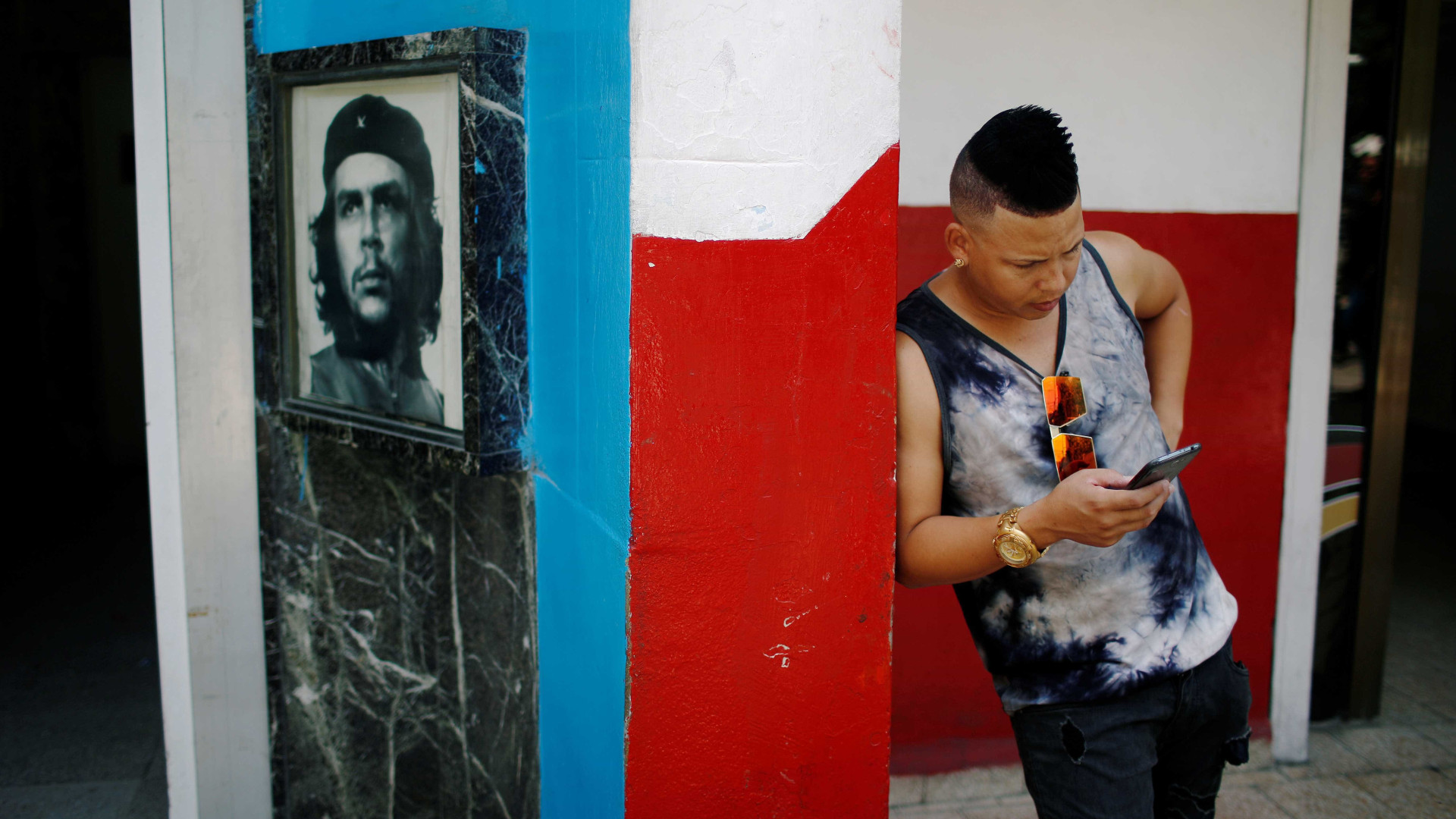 Estatal cubana anuncia que começará a fornecer internet móvel