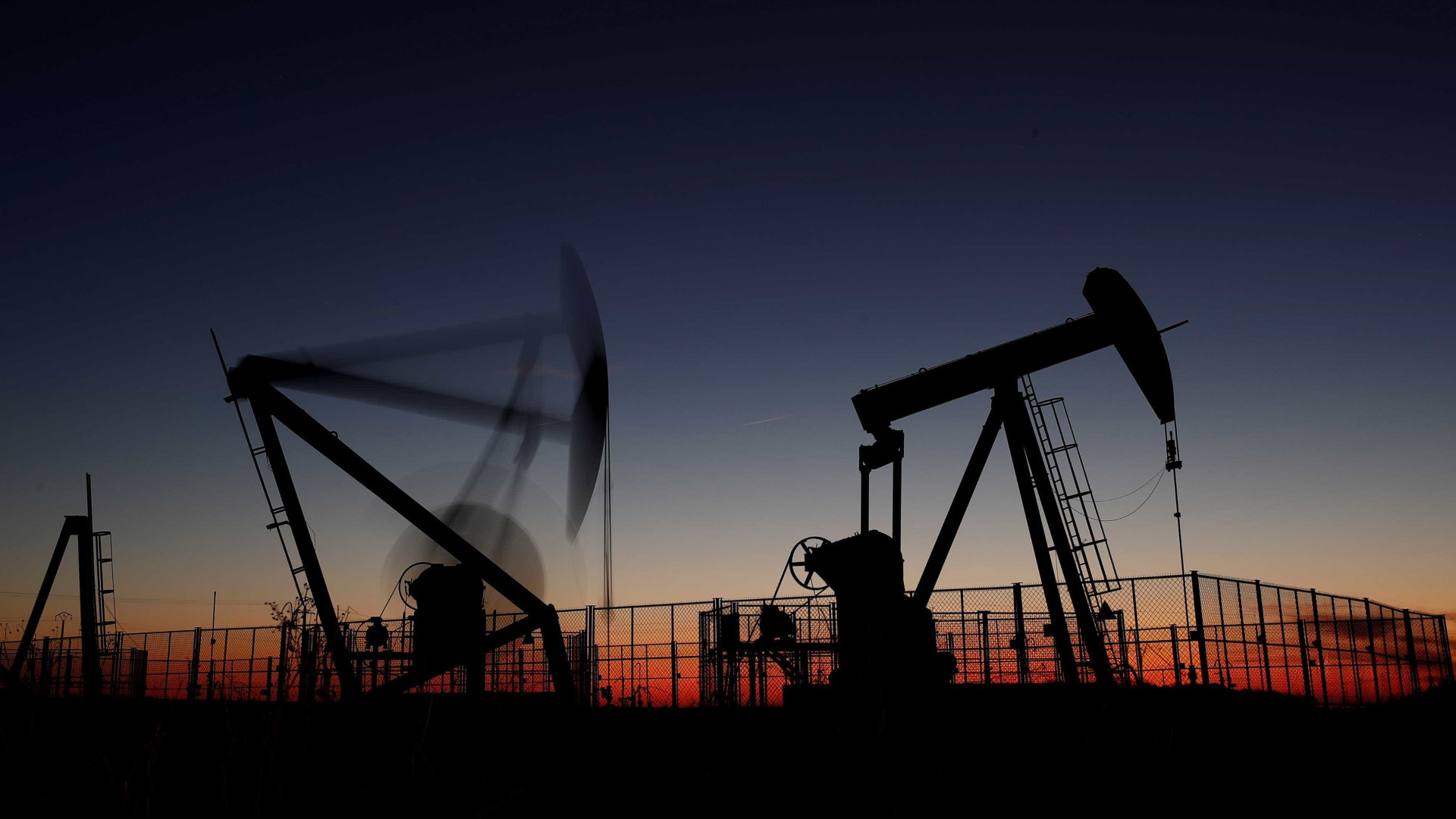 Opep planeja cortar produção de petróleo em 1 mi de barris