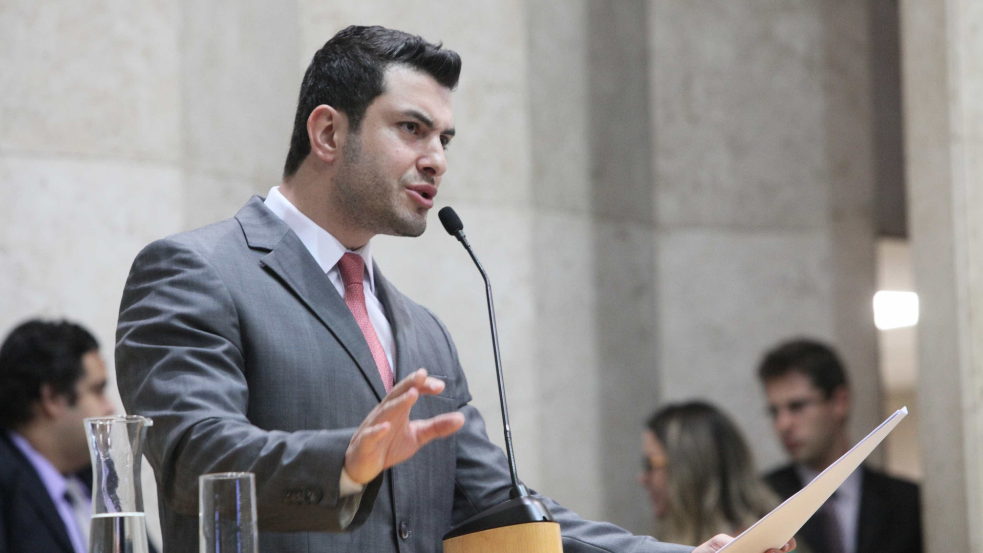 Sob vaias do MBL, Eduardo Tuma é eleito presidente da Câmara de SP