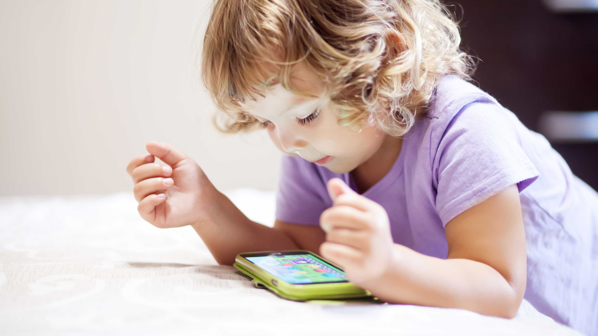 Brasileiros estão preocupados com privacidade dos dados dos filhos