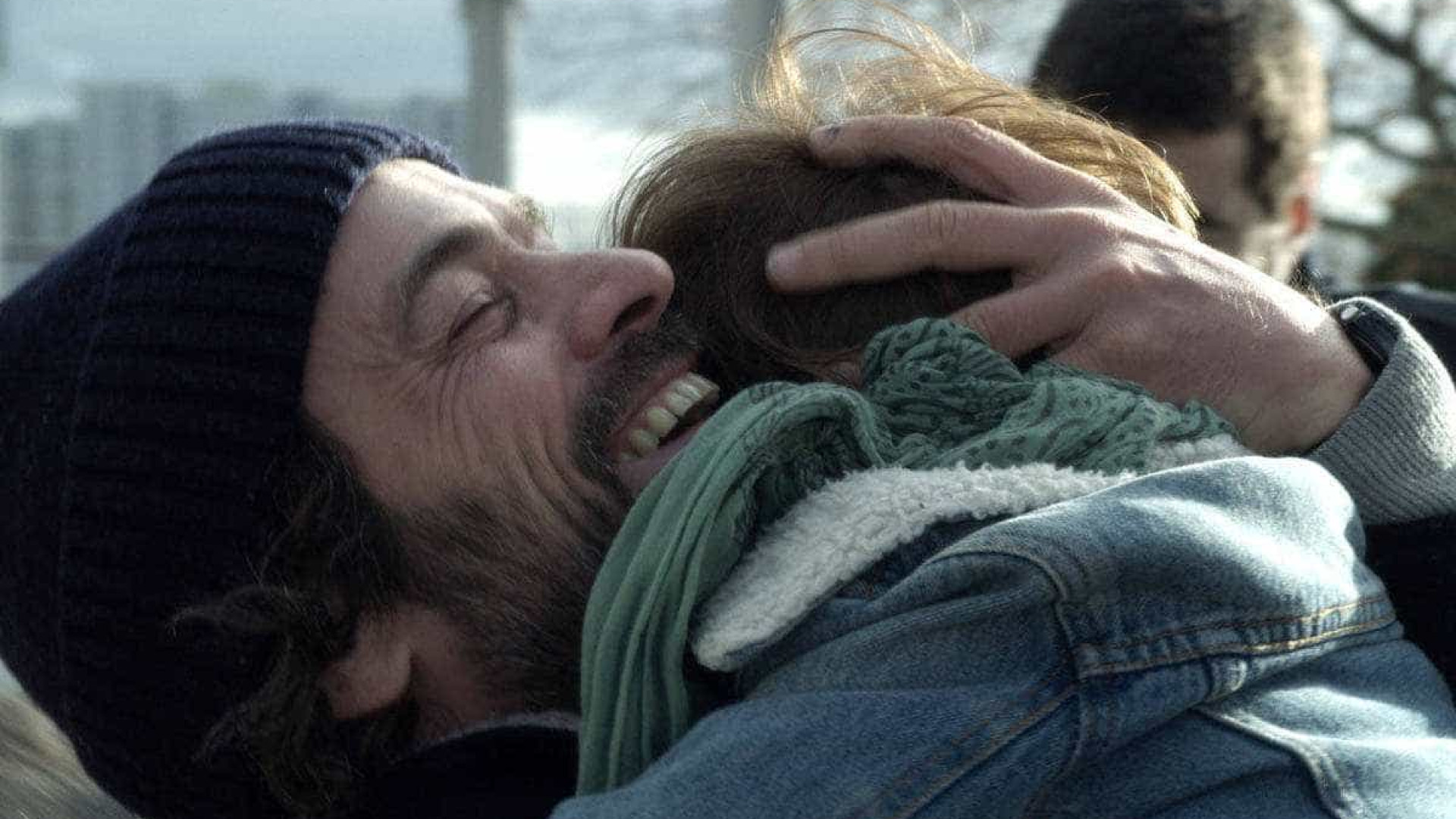 'A Nossa Espera' lida sobre abandono sem virar drama lacrimoso