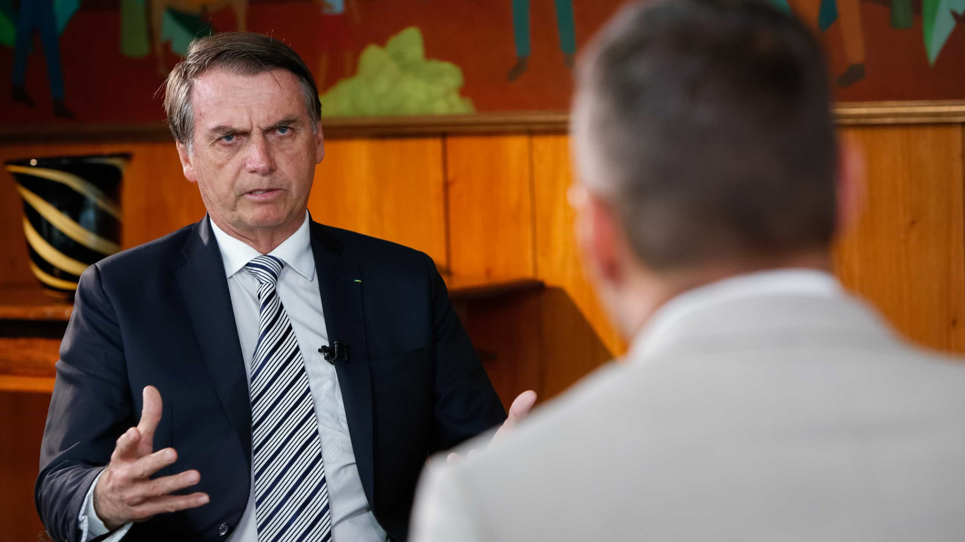 Bolsonaro diz que não vai declarar guerra a governadores de oposição