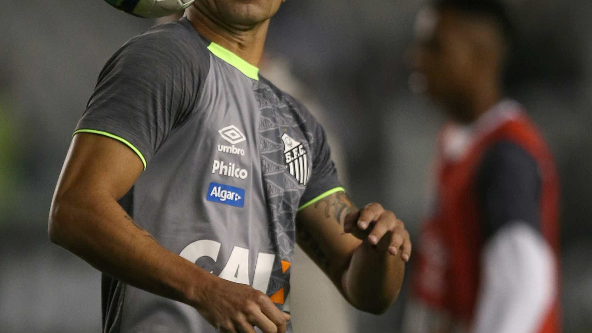 Ãdolo do Santos, Renato troca vida de atleta pela de cartola no clube