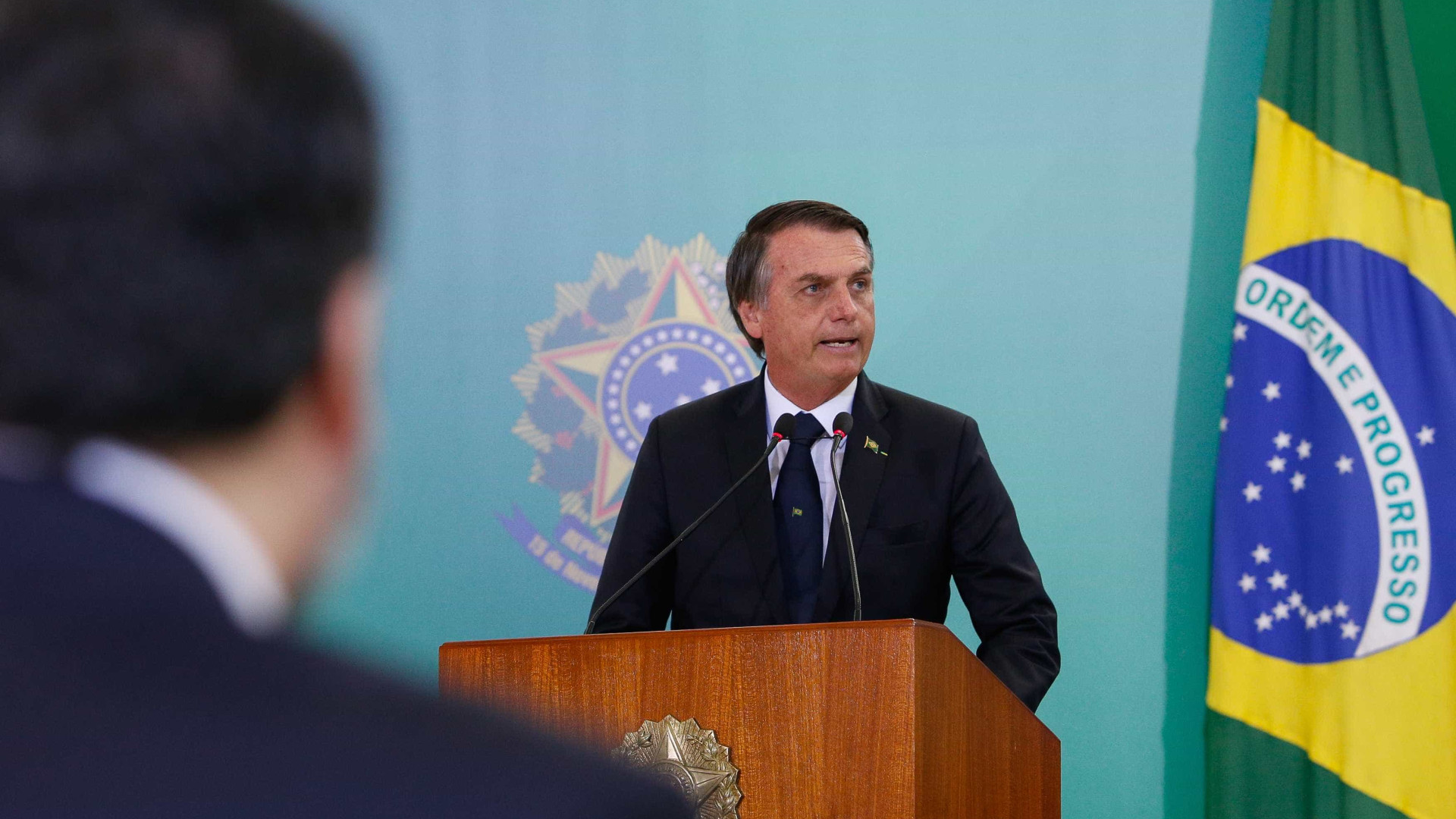 Contra a ConstituiÃ§Ã£o: Bolsonaro usa o prÃ³prio nome em peÃ§a do governo