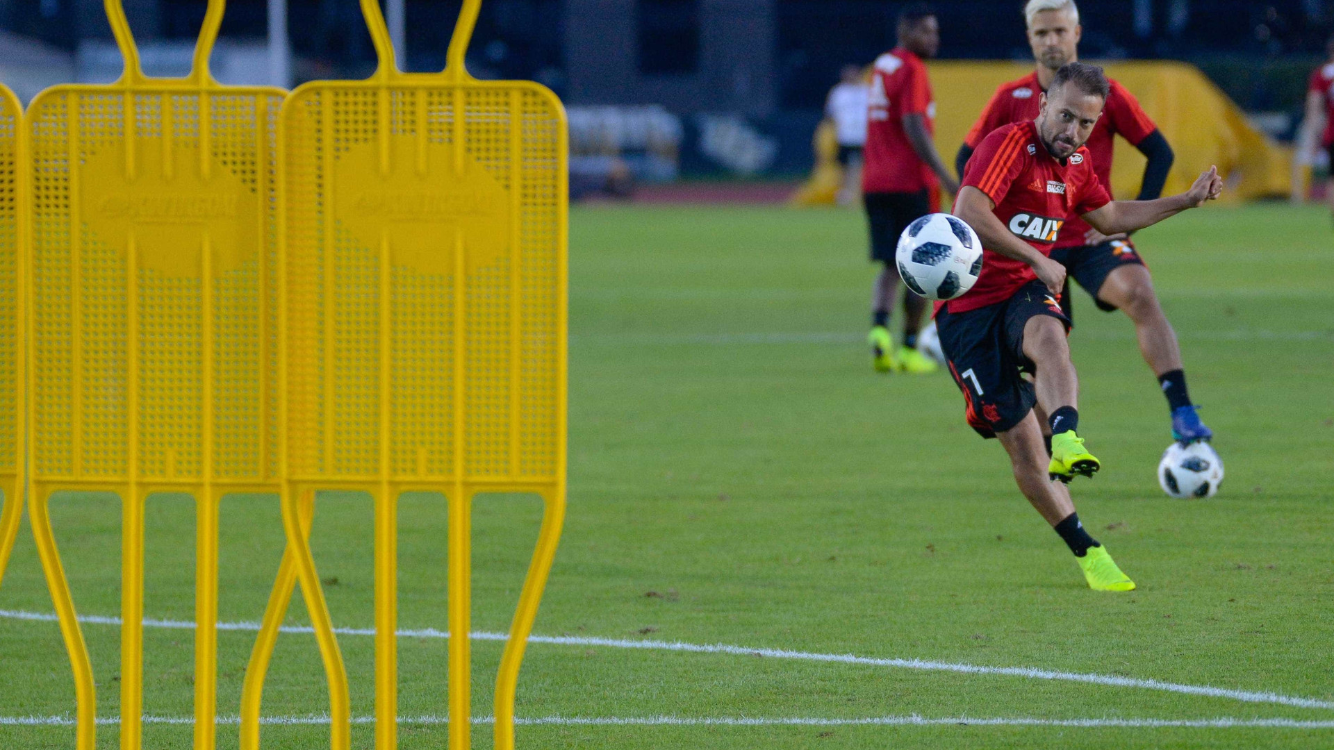 Flamengo enfrenta o Ajax nesta quinta na primeira partida de 2019