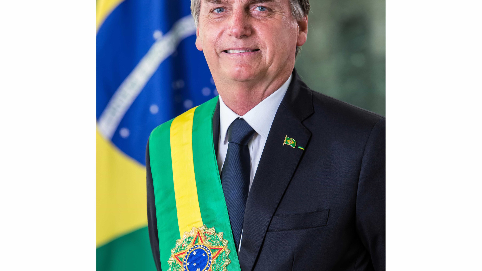 Planalto divulga foto oficial de Bolsonaro como presidente do Brasil