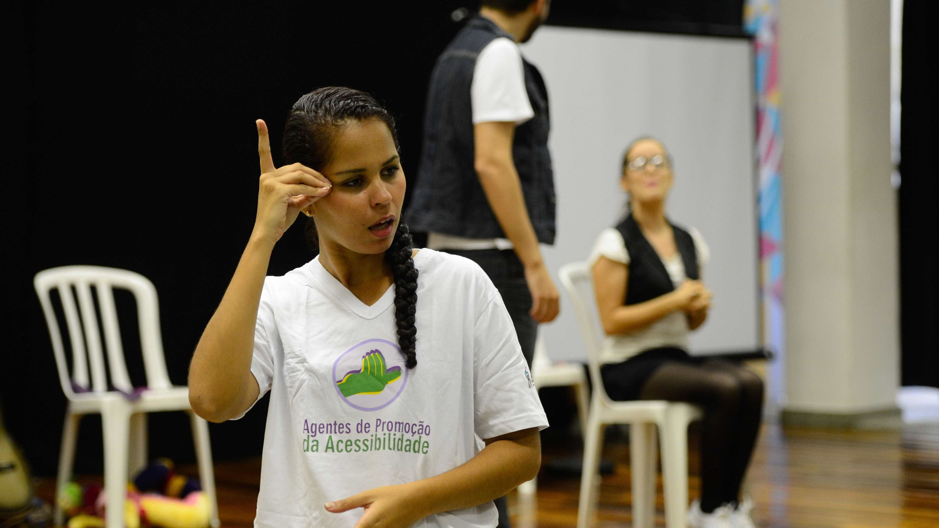 Língua de Libras tem gargalo de escolas e professores